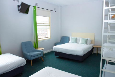Grand Hotel Rockdale - Tourism Caloundra 2