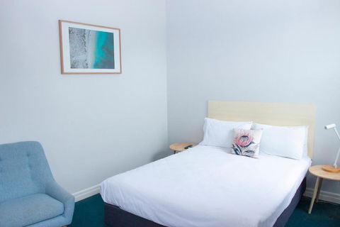 Grand Hotel Rockdale - Tourism Caloundra 0