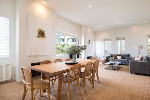 Grand Victoria Beach House - Tourism Caloundra 2