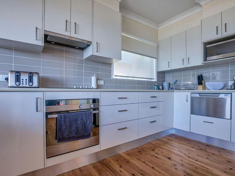 Grand View Gerroa - Tourism Caloundra 3