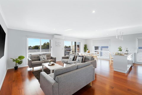 Grande Nisi Casa Cowes - Tourism Caloundra 2
