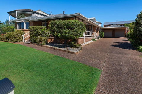 Grandview Soldiers Point - Tourism Caloundra 1