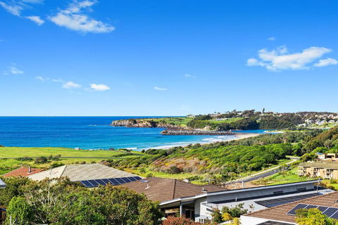 Grandview House Ocean Views - Tourism Caloundra 1