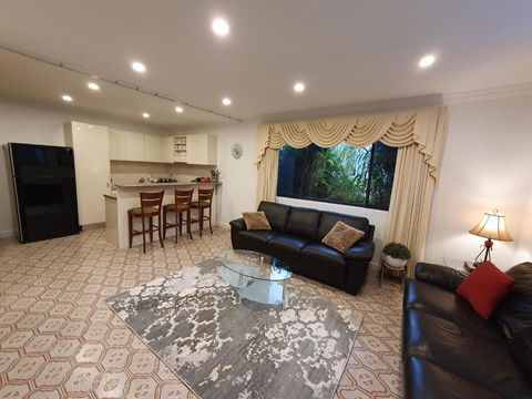 Grandview Melbourne Executive 2BR Apartment - Tourism Caloundra 0