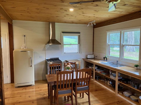 Grannies Lane Cottage - Tourism Caloundra 1