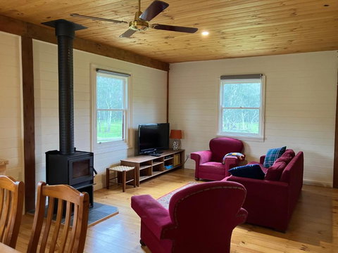 Grannies Lane Cottage - Tourism Caloundra 2