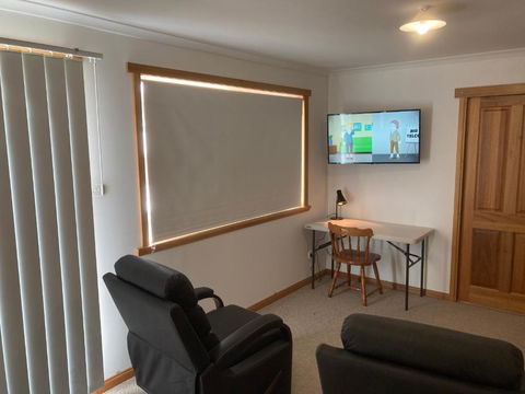 Granny Flat - Tourism Caloundra 2