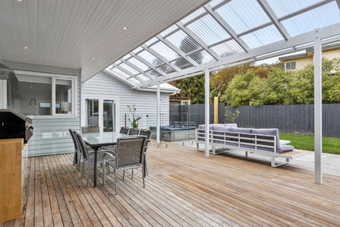 Granville House Hot Tub And Hamptons Style - Tourism Caloundra 4