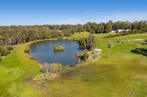 Grasstree Cottage - Woodstone Estate - Tourism Caloundra 0