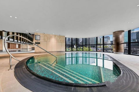 Great City Stay 2BR Free Tram Gym & Pool - Tourism Caloundra 1