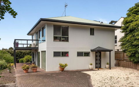 Great Family Holiday House In Central Location - Tourism Caloundra 2
