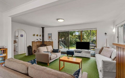Great Family Home, Close To The Beach! - 3 Petrel - Tourism Caloundra 0