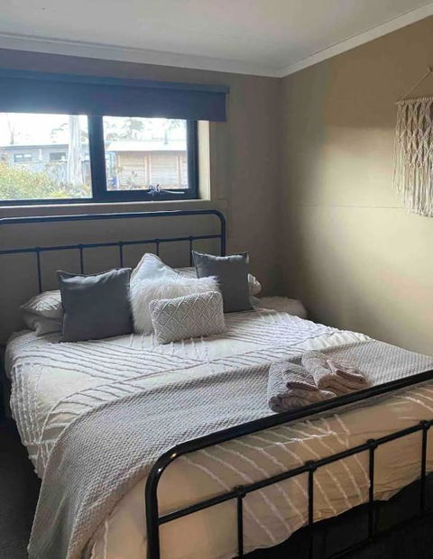 Great Lakes Wilderness Three Bedroom Home - Tourism Caloundra 2