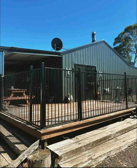 Great Lakes Wilderness Three Bedroom Home - Tourism Caloundra 3
