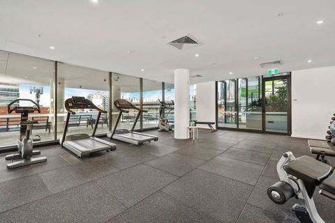 Great Located Unit/Private Balcony, Pool,Gym,Parking - Tourism Caloundra 4