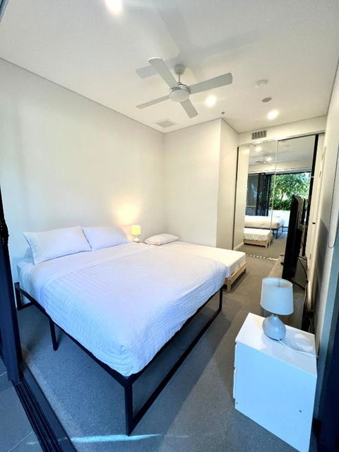 Great Located Unit/Private Balcony, Pool,Gym,Parking - Tourism Caloundra 1