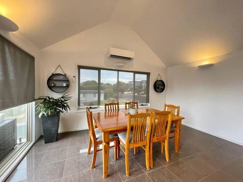 Great Ocean Views Torquay - Tourism Caloundra 4