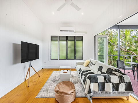 Great Value 3Beds Cozy Home Near CBD Stadium Bus - Tourism Caloundra 1