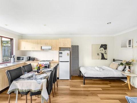 Great Value Stylish 2BR Granny Flat Heritage Park - Tourism Caloundra 0