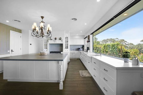 Great View House In Mt Eliza - Tourism Caloundra 2