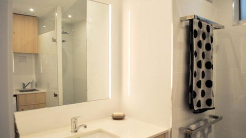 Great Views, Ultimate Comfort And Top Location! - Tourism Caloundra 4
