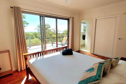 Great Water And Sunset Views Kingfisher Bay - Tourism Caloundra 0