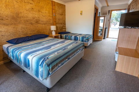 Great Western Motel Norseman - Tourism Caloundra 3