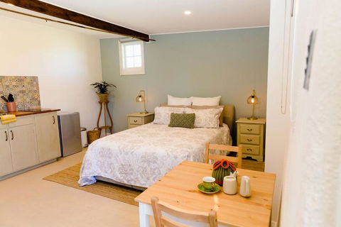Green Door BnB - Tourism Caloundra 0
