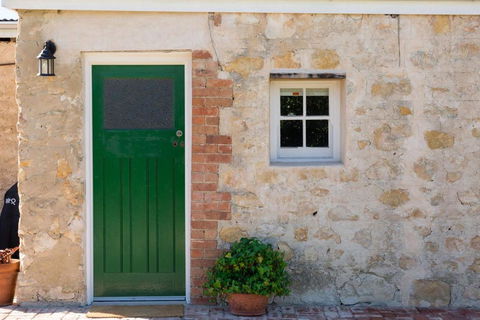 Green Door BnB - Tourism Caloundra 1