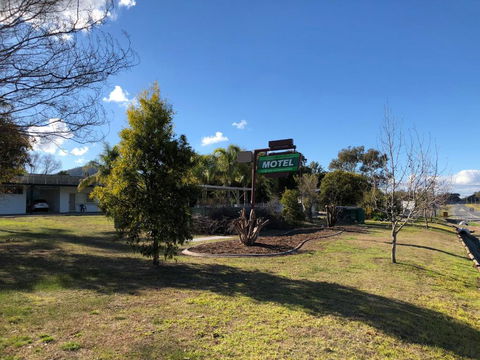 Green Door Motel - Tourism Caloundra 1