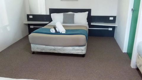 Green Door Motel - Tourism Caloundra 2