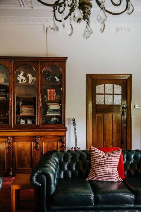 Green Gables King Suite - Tourism Caloundra 3