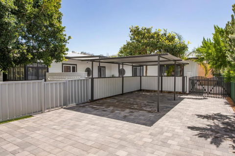 Green House - Tourism Caloundra 1