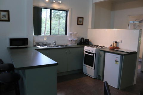 GREEN TREES CHALET Australia Zoo Close By - Tourism Caloundra 2