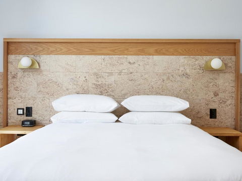 Green Valley Hotel - Tourism Caloundra 1