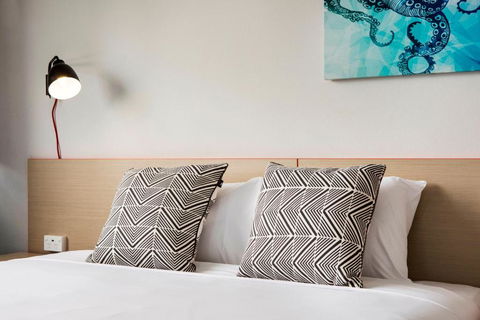 Greenacre Hotel - Tourism Caloundra 3