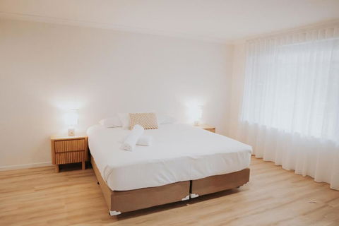 Greenacres Motel - Tourism Caloundra 0