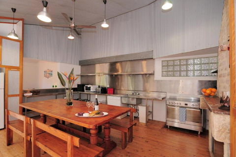 Greenfields Beach House - Linen And WiFi Included - Tourism Caloundra 2