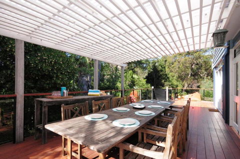 Greenfields Beach House - Linen And WiFi Included - Tourism Caloundra 3