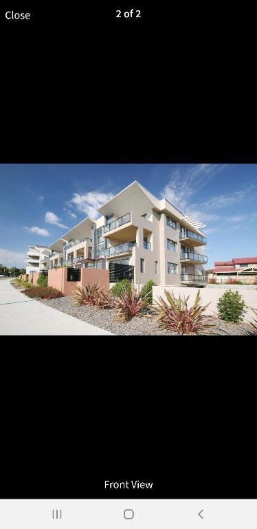 GREENWAY WATERS 2 Bed Apartment - Tourism Caloundra 0