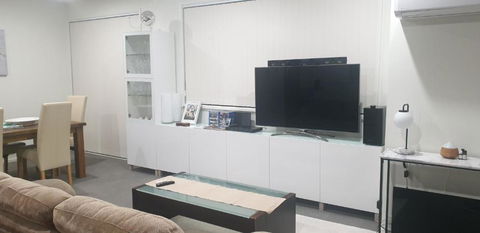 GREENWAY WATERS 2 Bed Apartment - Tourism Caloundra 4