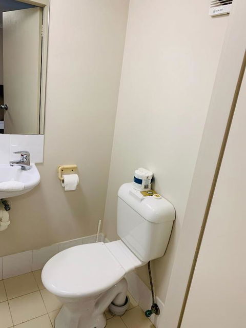 Greenwich Inn Motel - Tourism Caloundra 1