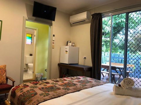 Grey Gum Lodge - Tourism Caloundra 1