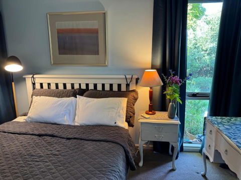 Griffith Gallery Granny Flat - Tourism Caloundra 0