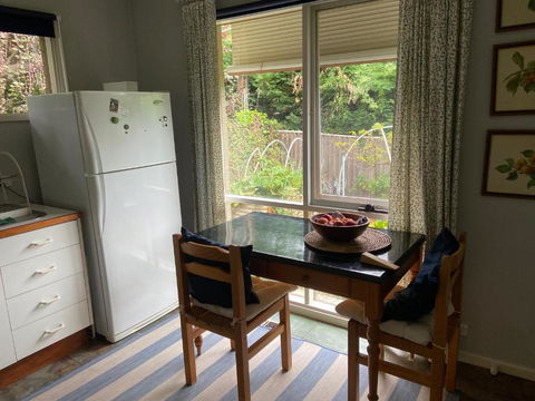Griffith Gallery Granny Flat - Tourism Caloundra 4