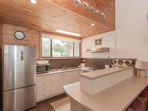 Grindelwald 1 39 Townsend Street - Tourism Caloundra 2