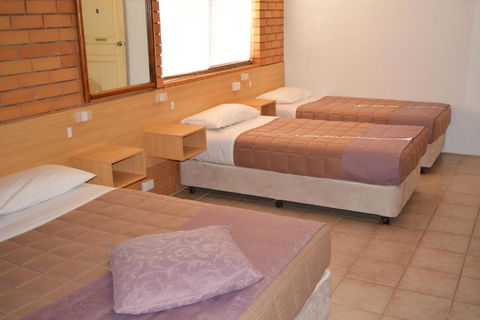 Grong Grong Motor Inn - Tourism Caloundra 3