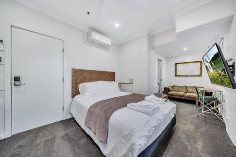 Grosvenor 3121 Richmond - Tourism Caloundra 1
