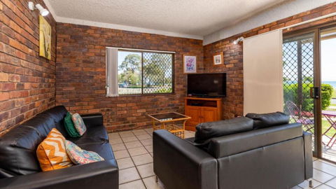 Ground Floor With Water Views And Pool! - Tourism Caloundra 4