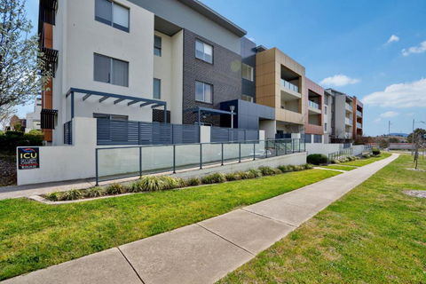 Ground Level 1-Bed: Courtyard & Alfresco Dining - Tourism Caloundra 4